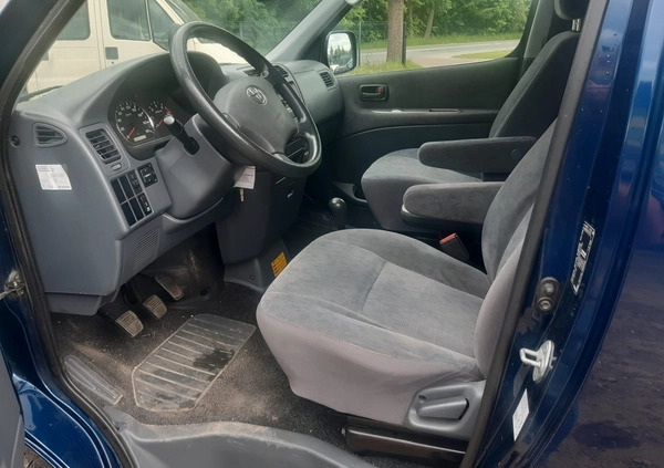 Toyota Hiace cena 45900 przebieg: 171000, rok produkcji 2011 z Garwolin małe 67